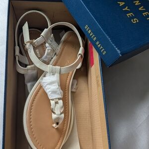 Denver Hayes Women's Sandals. White. Size EUR 41, US 10. NWT.